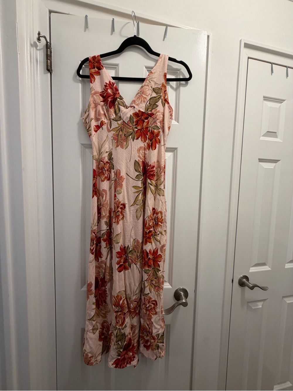 Linen Floral V-Neck Maxi Dress